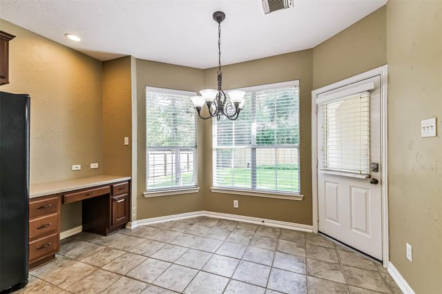 15 Filigree Pines Place, The Woodlands, TX 77382