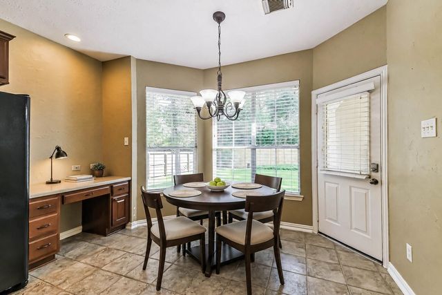 15 Filigree Pines Place, The Woodlands, TX 77382