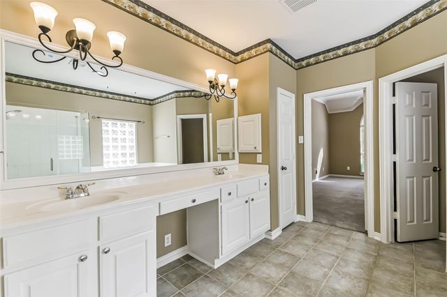 15 Filigree Pines Place, The Woodlands, TX 77382