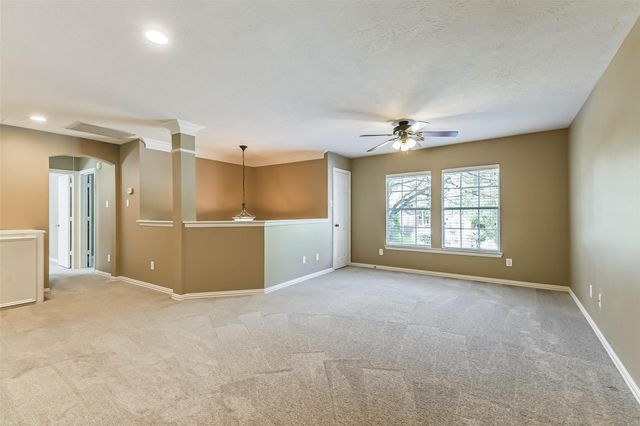 15 Filigree Pines Place, The Woodlands, TX 77382