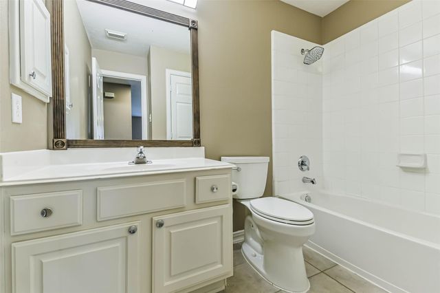 15 Filigree Pines Place, The Woodlands, TX 77382
