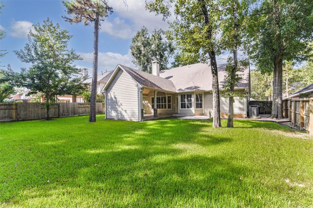 15 Filigree Pines Place, The Woodlands, TX 77382