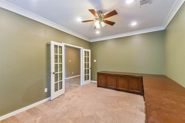 15 Filigree Pines Place, The Woodlands, TX 77382