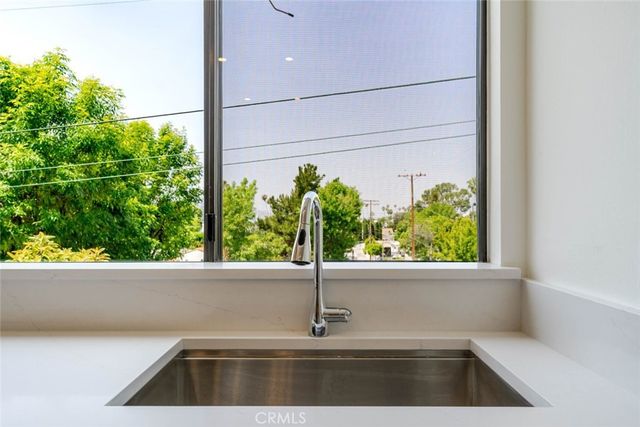 1305 N Columbus 208, Glendale, CA 91202