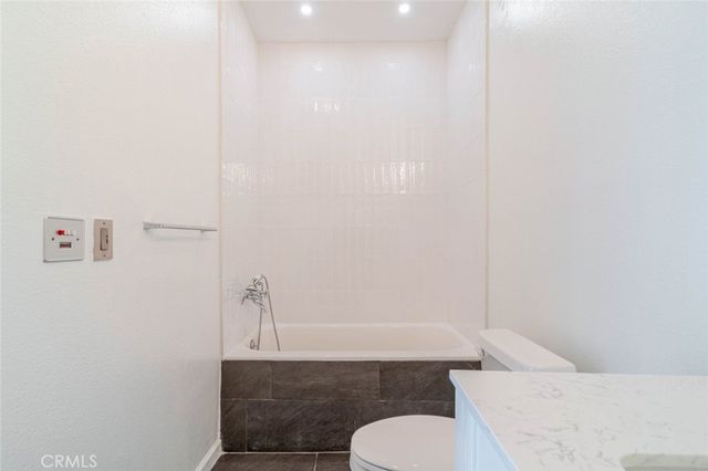 1305 N Columbus 208, Glendale, CA 91202