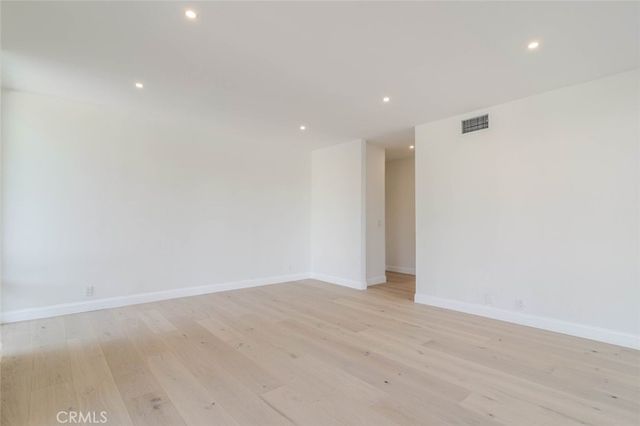 1305 N Columbus 208, Glendale, CA 91202