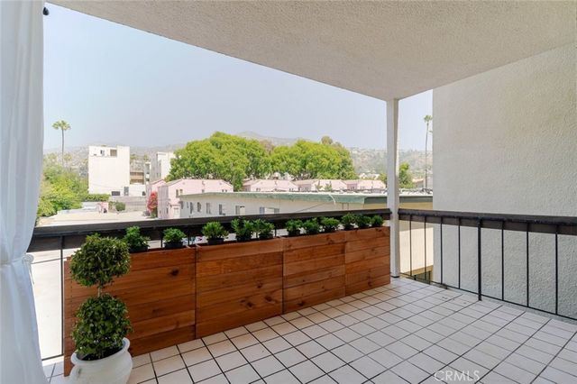 1305 N Columbus 208, Glendale, CA 91202