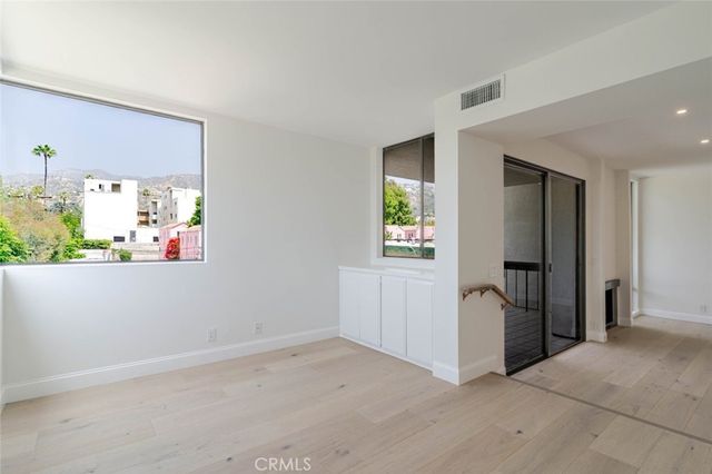 1305 N Columbus 208, Glendale, CA 91202