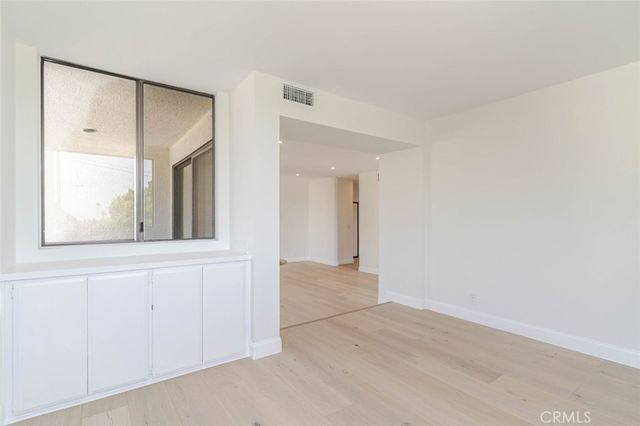 1305 N Columbus 208, Glendale, CA 91202