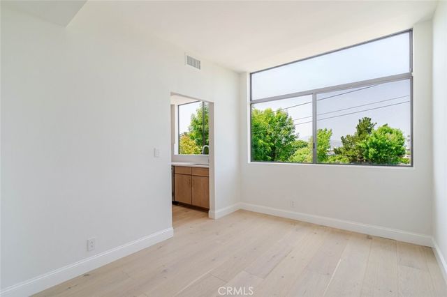 1305 N Columbus 208, Glendale, CA 91202