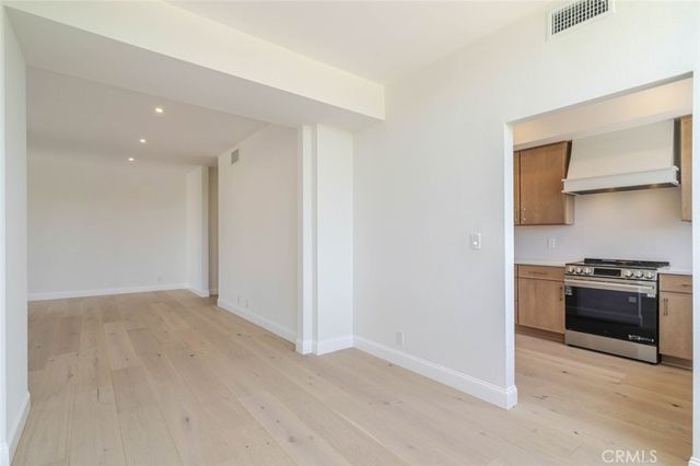 1305 N Columbus 208, Glendale, CA 91202