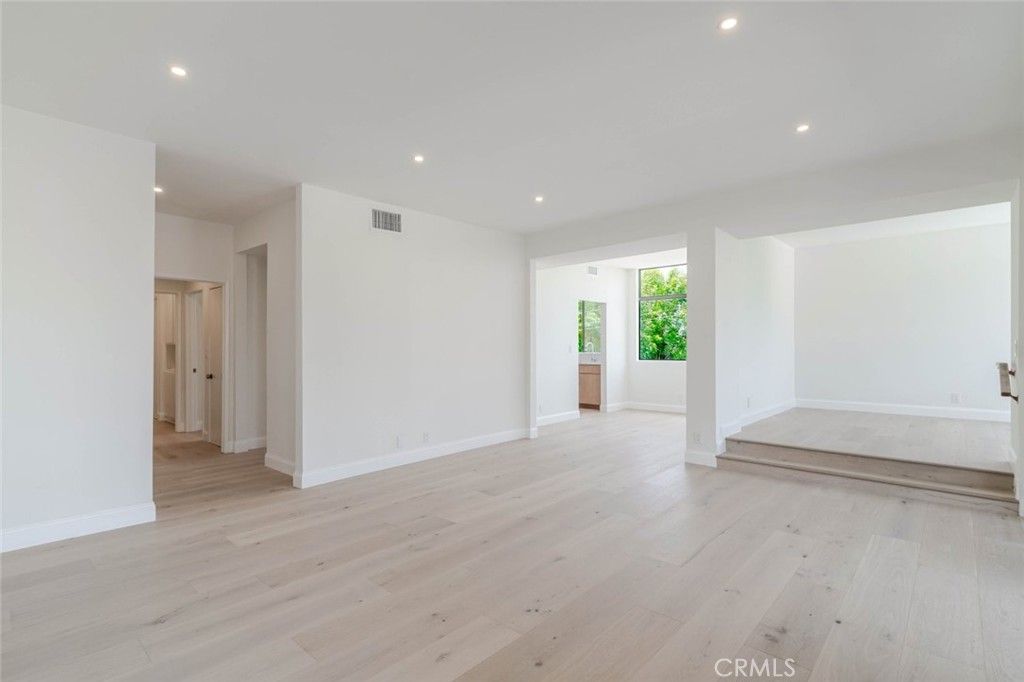 1305 N Columbus 208, Glendale, CA 91202