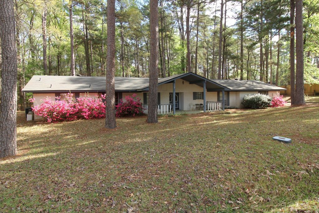 603 Pine Cone Drive, Haughton, LA 71037