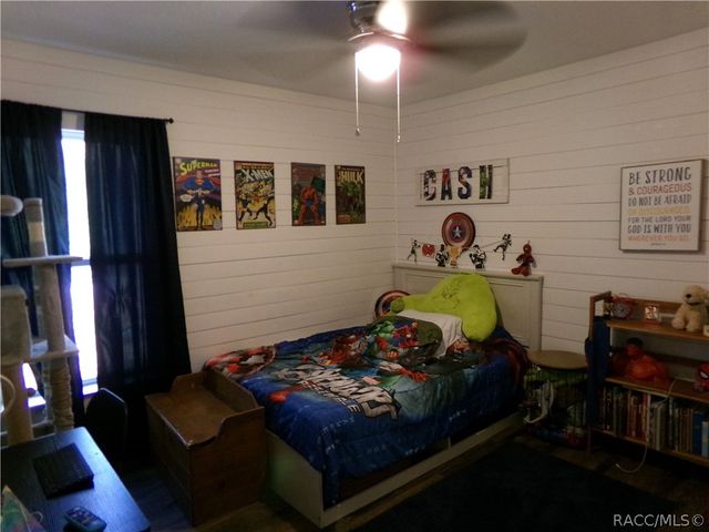 2454 W Riley Drive, Citrus Springs, FL 34434