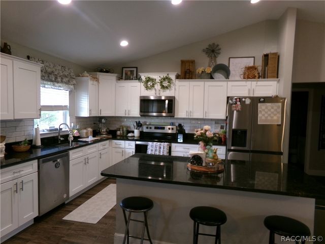 2454 W Riley Drive, Citrus Springs, FL 34434