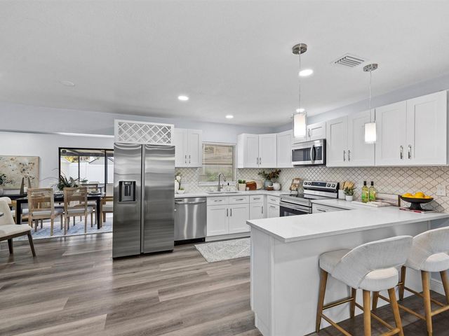 4928 SHETLAND AVENUE, Tampa, FL 33615