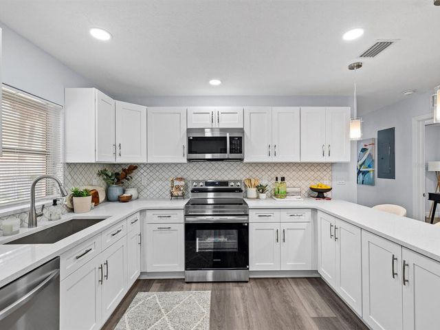 4928 SHETLAND AVENUE, Tampa, FL 33615
