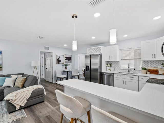 4928 SHETLAND AVENUE, Tampa, FL 33615