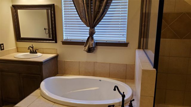 1621 Colonial Drive, Royse City, TX 75189