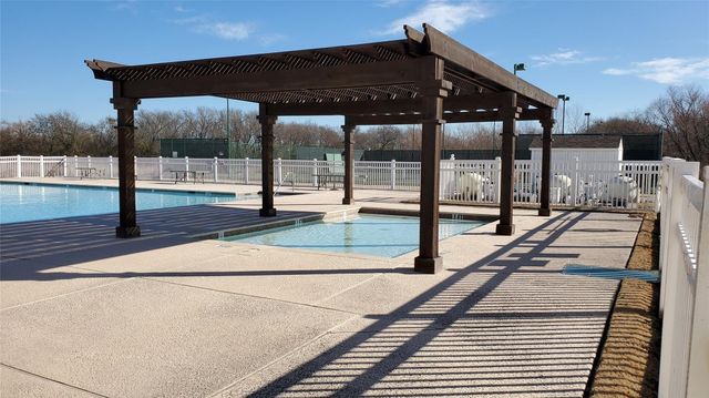 1621 Colonial Drive, Royse City, TX 75189