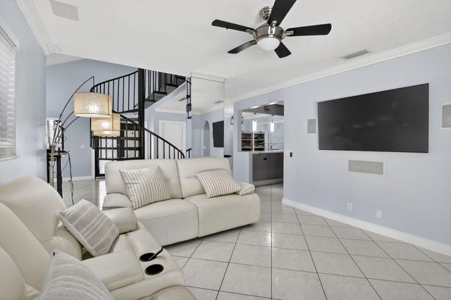 6500 SW 13th Street, Plantation, FL 33317