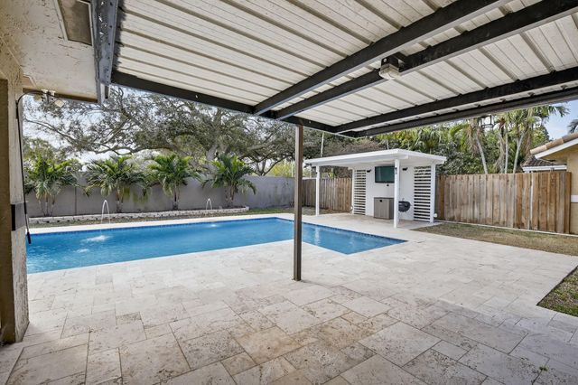 6500 SW 13th Street, Plantation, FL 33317