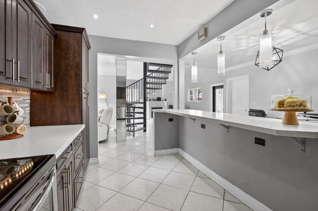 6500 SW 13th Street, Plantation, FL 33317