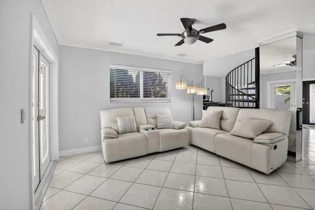 6500 SW 13th Street, Plantation, FL 33317