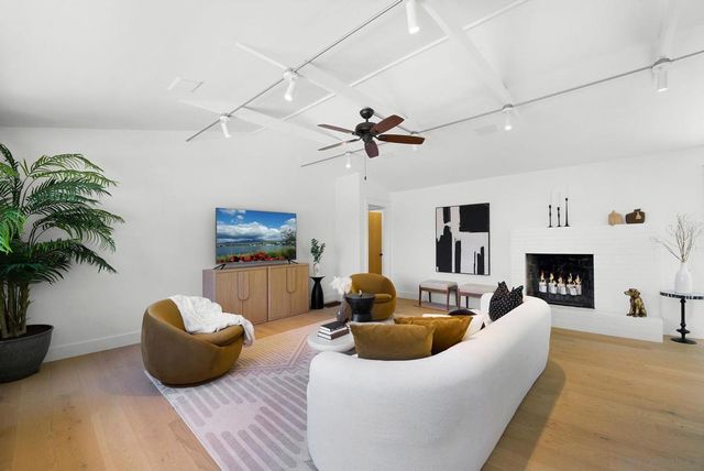 308 10 Glenmont Dr, Solana Beach, CA 92075