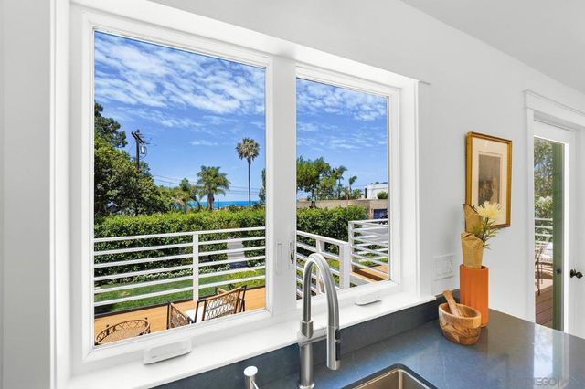 308 10 Glenmont Dr, Solana Beach, CA 92075