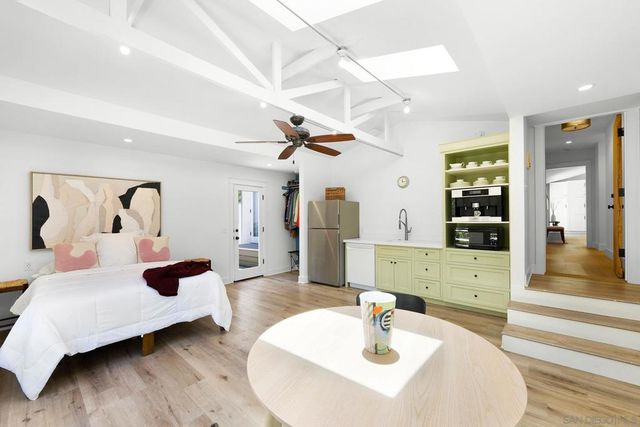 308 10 Glenmont Dr, Solana Beach, CA 92075