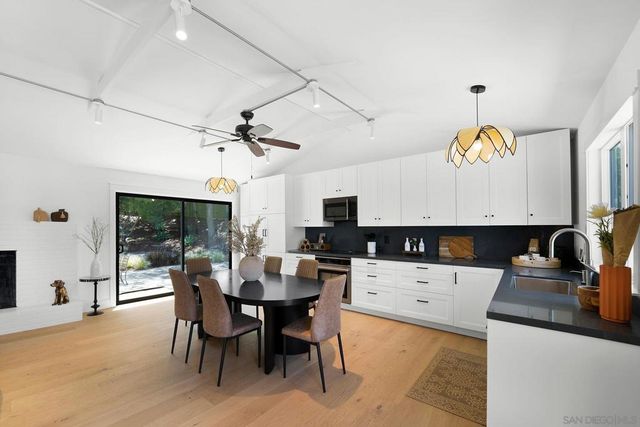 308 10 Glenmont Dr, Solana Beach, CA 92075