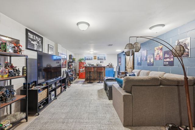 7805 N Alton Avenue, Indianapolis, IN 46268