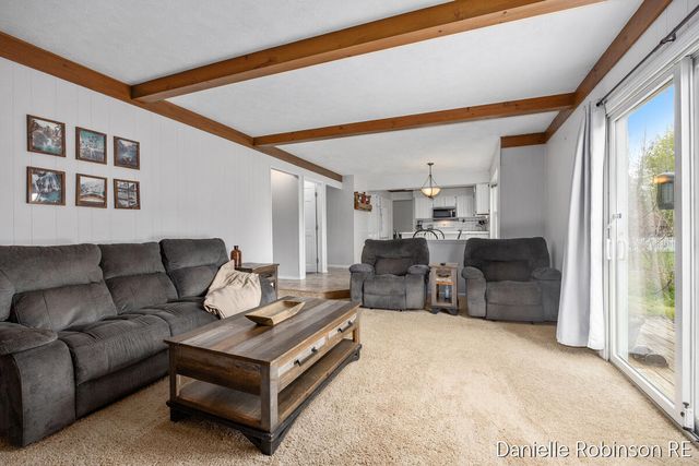 3460 Sunnyhill Street NE, Rockford, MI 49341