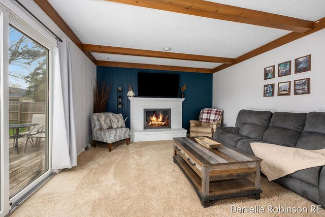 3460 Sunnyhill Street NE, Rockford, MI 49341