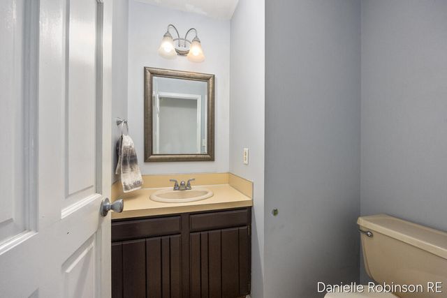 3460 Sunnyhill Street NE, Rockford, MI 49341