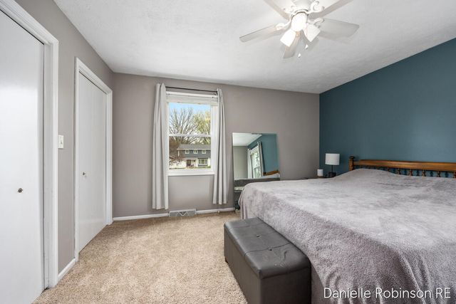 3460 Sunnyhill Street NE, Rockford, MI 49341
