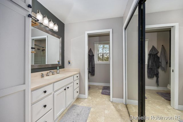3460 Sunnyhill Street NE, Rockford, MI 49341