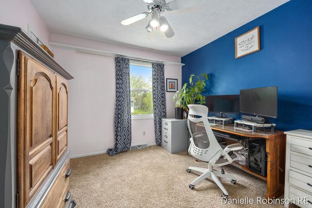 3460 Sunnyhill Street NE, Rockford, MI 49341