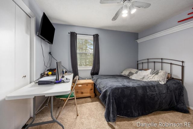 3460 Sunnyhill Street NE, Rockford, MI 49341