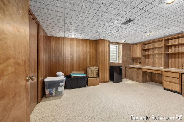 3460 Sunnyhill Street NE, Rockford, MI 49341