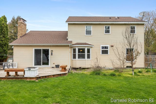 3460 Sunnyhill Street NE, Rockford, MI 49341