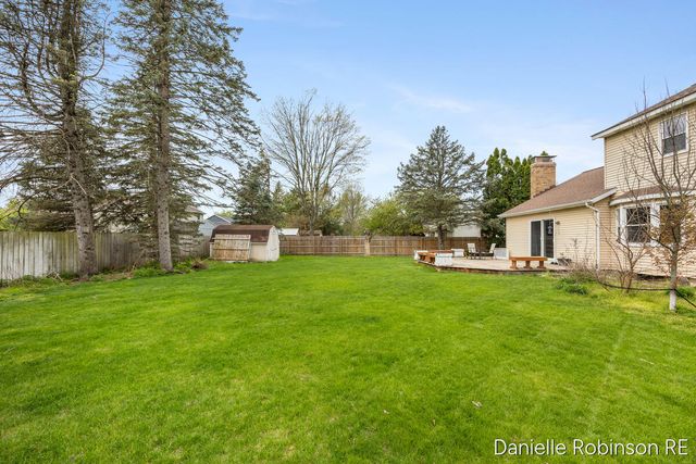 3460 Sunnyhill Street NE, Rockford, MI 49341