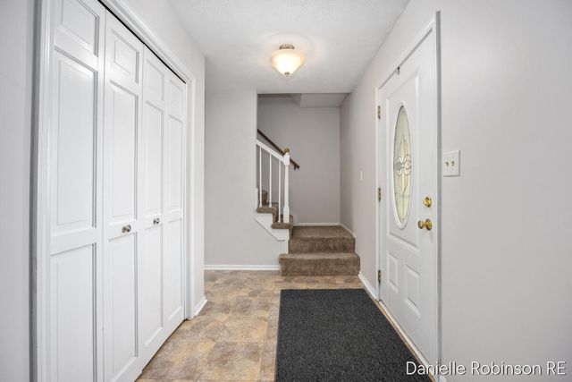 3460 Sunnyhill Street NE, Rockford, MI 49341