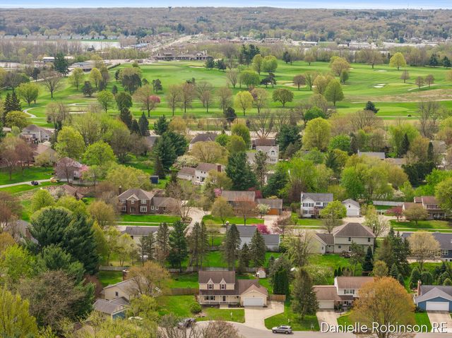 3460 Sunnyhill Street NE, Rockford, MI 49341