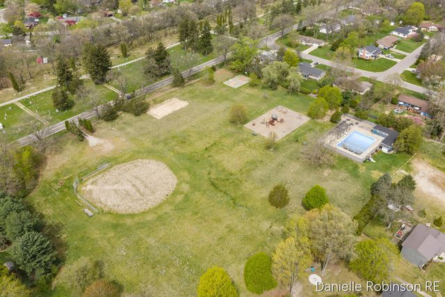 3460 Sunnyhill Street NE, Rockford, MI 49341