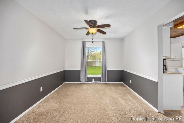 3460 Sunnyhill Street NE, Rockford, MI 49341