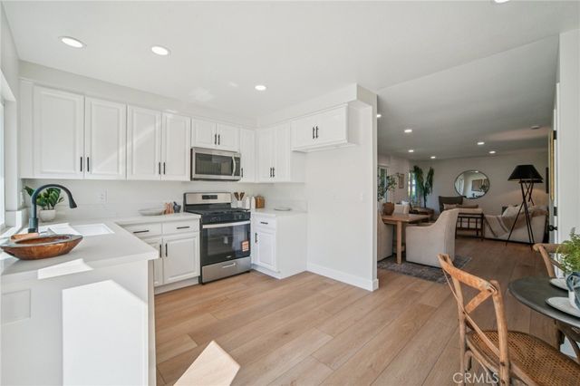 936 S Pearwood, Anaheim, CA 92806