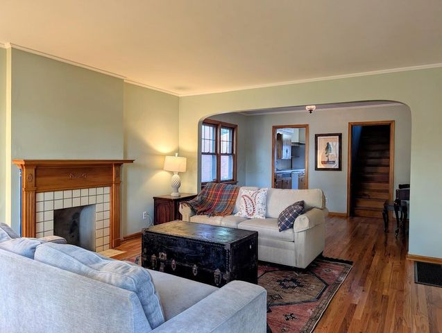 879 Grandon Avenue, Columbus, OH 43209
