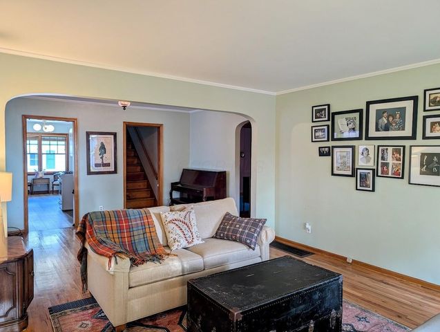 879 Grandon Avenue, Columbus, OH 43209